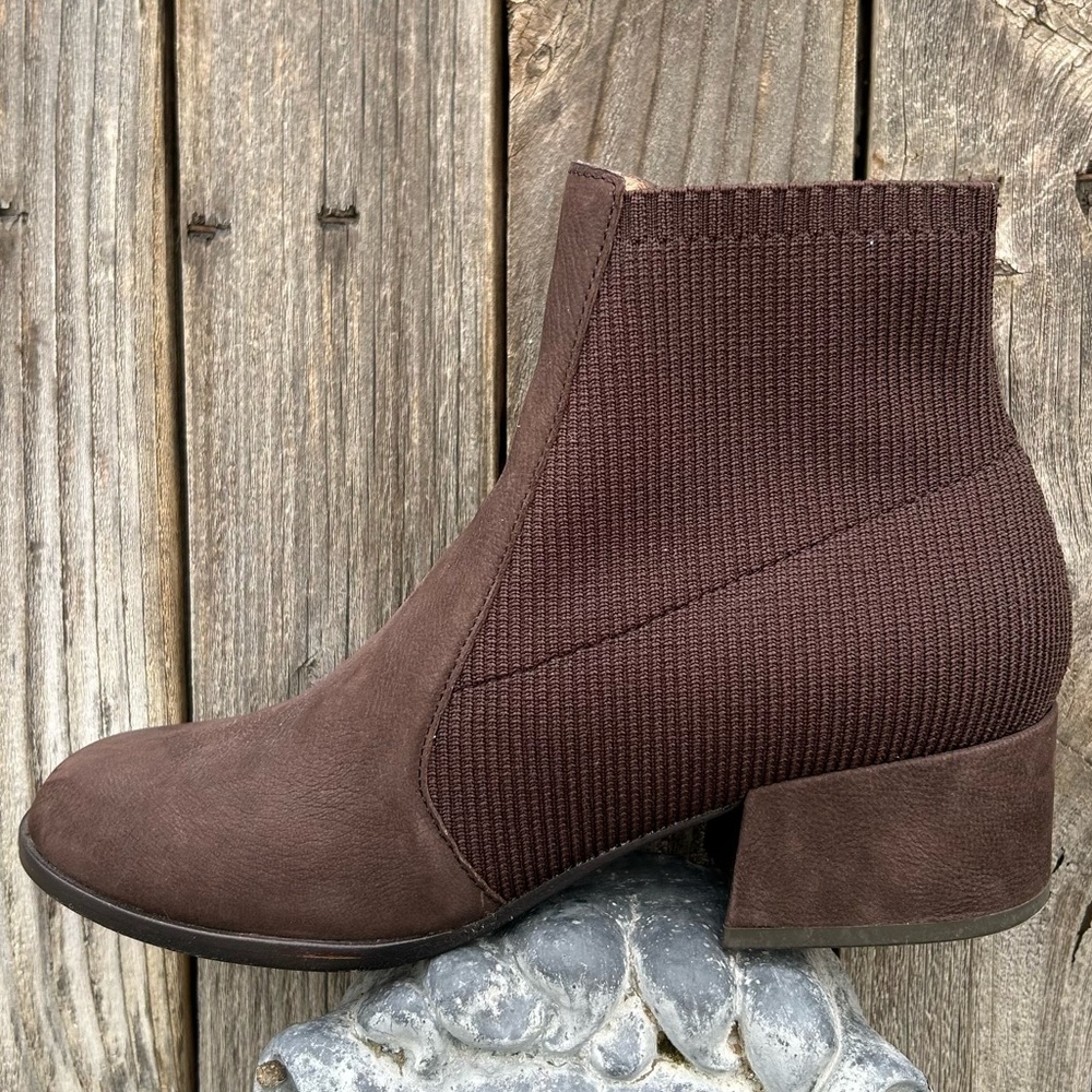 Eileen Fisher Aesop Suede Pull On Ankle Boots Nubuck Stretch Knit Brown 7